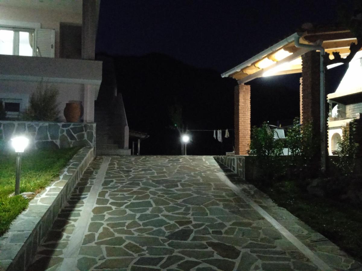 Σπίτι Στο Βουνό Αλλά Μια Ανάσα Από Τη Θάλασσα Paleochori Exterior foto